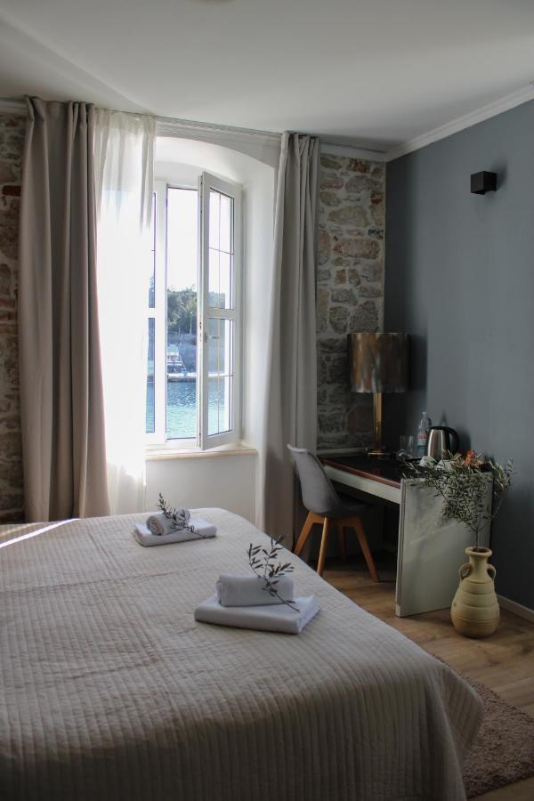 Olife Guesthouse Milna  Exterior photo